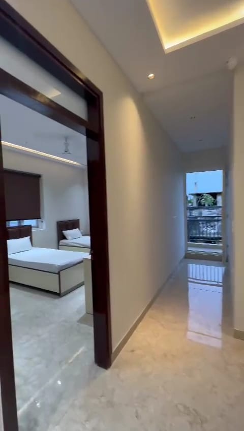 Horizon House corridor
